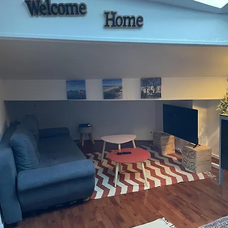 Grand Studio A Cote De La Gare