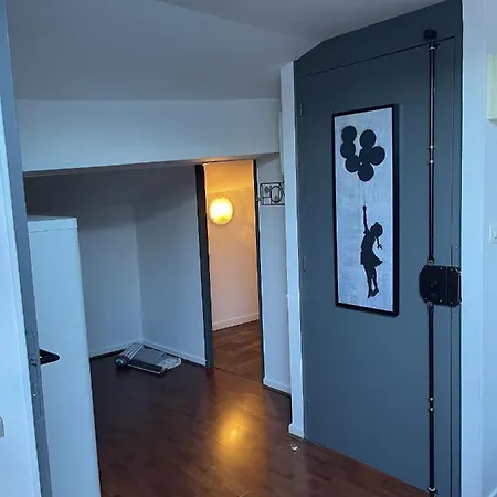 Grand Studio A Cote De La Gare