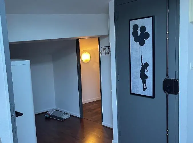 Grand Studio A Cote De La Gare